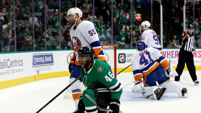 Marián Gešper pri odhaľovaní busty a tabule Jozefoovi Miloslavovi Hurbanovi v Košiciach. (september 2017)