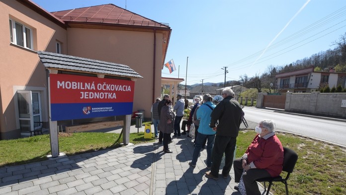 Mobilné očkovanie v Banskej Belej.