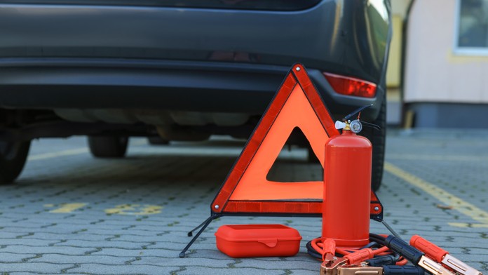 Chystáte sa na dovolenku autom? Pozrite sa, čo je dobré mať v povinnej výbave v obľúbených destináciách