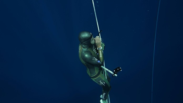 VIDEO: Slovenský freediver Martin Ruman vytvoril nový rekord. Na jeden nádych sa ponoril do hĺbky 114 metrov