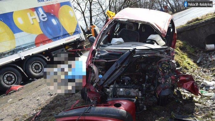 Martina Ptáčková s herečkami z Oteckov