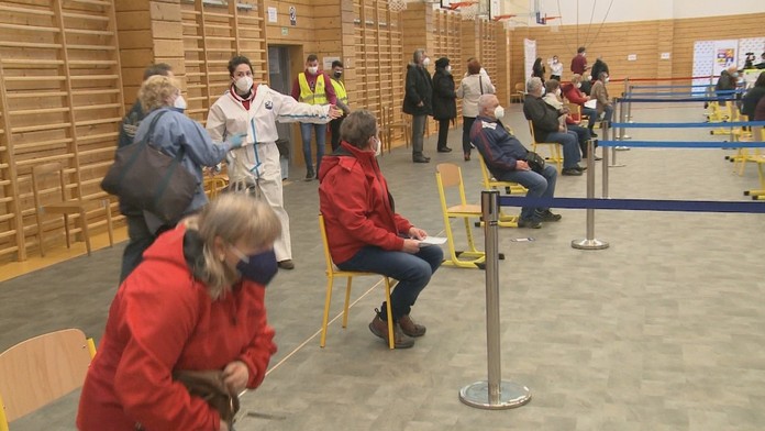 Niekde nemajú koho očkovať, inde je záujem obrovský.