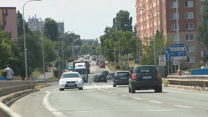 Frekventovaná cesta v Šali.