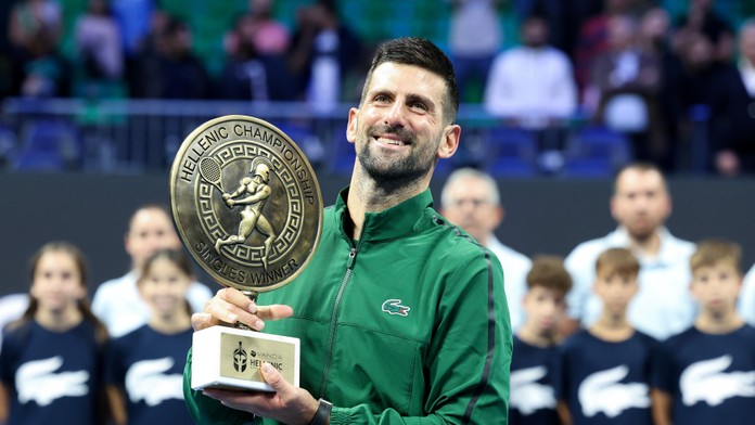 Pred ním sú už len Federer a Connors. Djokovič zdolal Musettiho a dvihol nad hlavu 101. titul v kariére