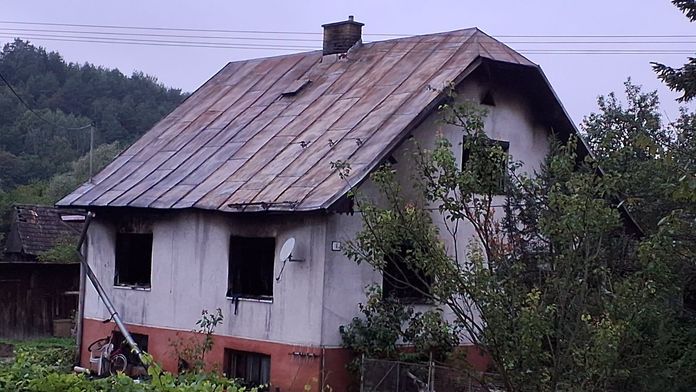 FOTO: Tragický nočný požiar na severe Slovenska. Plamene usmrtili muža