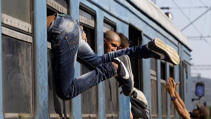 Macedónsko sa stalo hlavným tranzitom pre tisíce afrických migrantov z Grécka do Srbska.