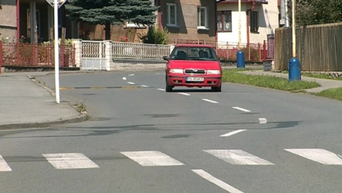 Slalom medzi retardérmi.jpg