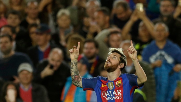 Kanonier Barcelony Lionel Messi oslavuje gól proti Manchesteru City v zápase LM.