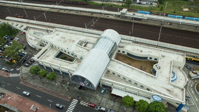 Dráma na železničnej stanici v Bratislave. Muž na policajtov vytiahol nôž