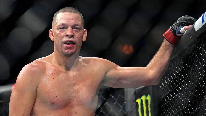 VIDEO: Legendárny bojovník UFC potvrdil povesť búrliváka. Odvážlivec skončil po chvate v bezvedomí