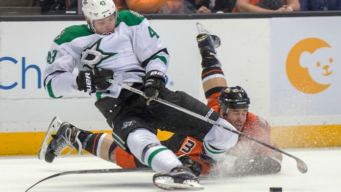 Anaheim zdolal Dallas 3:1.