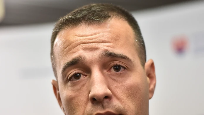 Na snímke prezident Talianskej futbalovej federácie Carlo Tavecchio počas tlačovej konferencie po tom, ako rezignoval.