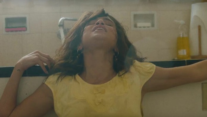 Selena Gomez vo videoklipe ku skladbe Fetish