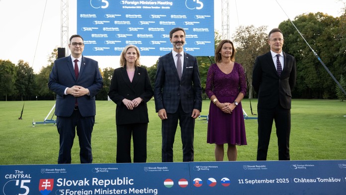 Piati ministri zahraničných vecí diskutovali v Tomášove o Ukrajine aj migrácii