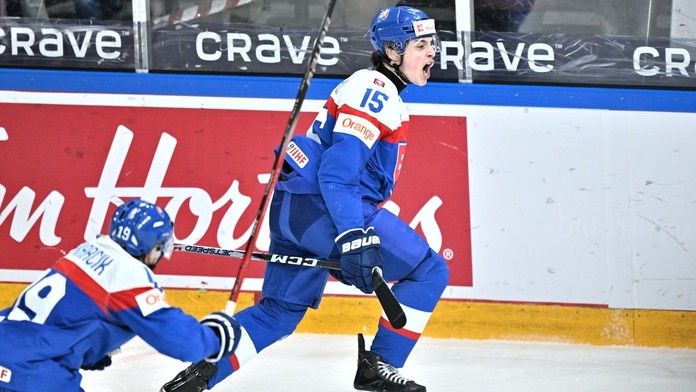 Výkony Dvorského na MS20 zaujali aj vedenie St. Louis Blues. Generálny manažér však nechce jeho rozvoj uponáhľať