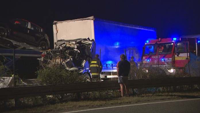 Havarovaný kamión na D2.