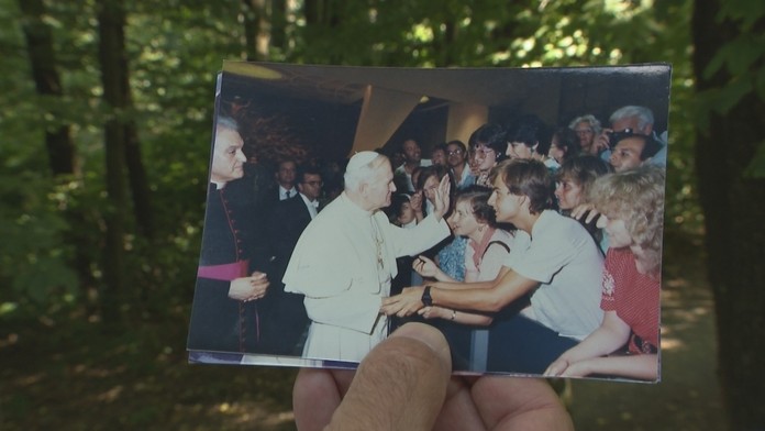 Fotka, na ktorej je pápež Ján Pavol II.