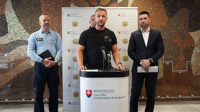 Štát zosilňuje boj proti slintačke a krívačke. Šutaj Eštok hovorí o pozemnom aj vzdušnom monitorovaní