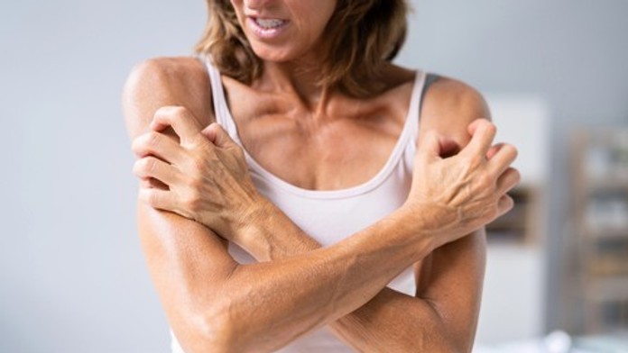 Svrbiaca pokožka môže upozorňovať na vážne ochorenie. Kedy treba spozornieť?