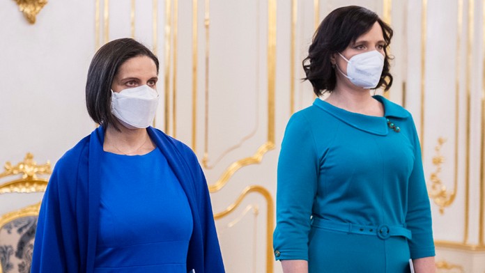 Mária Kolíková a Veronika Remišová.