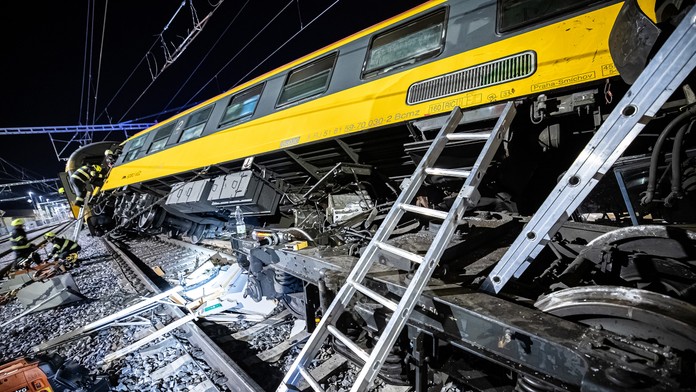 Pri zrážke vlakov v Pardubiciach napokon zahynuli dve Slovenky. Ďalšie štyri sa zranili