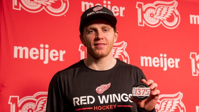 Stal sa nesmrteľným. Patrick Kane je najproduktívnejším Američanom histórie NHL