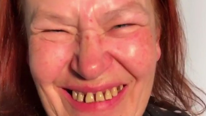 Zanedbanú pani zmenila vizážistka na krásavicu. Z výsledku padnete na zadok