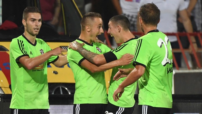 Radosť hráčov Trnavy po góle na pôde Crvenej zvezdy v 3. predkole LM.