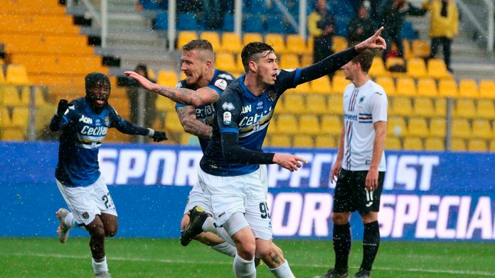 Dvojnásobný expremiér Mikuláš Dzurinda na archívnej snímke.