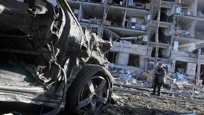 Škody na Ukrajine sa vyšplhali na 100 miliárd eur. Premiér žiada svet o pôžičky, ktoré postavia Ukrajinu na nohy