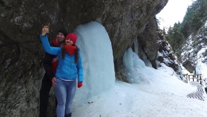 Jánošikove diery sa zmenili na ľadopády