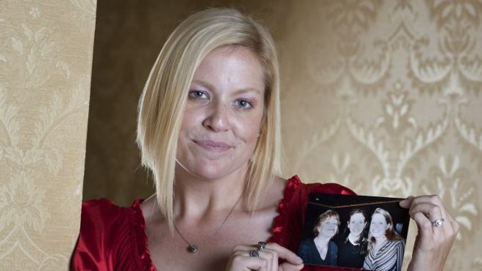 Nancy Motes, nevlastná sestra Julie Roberts