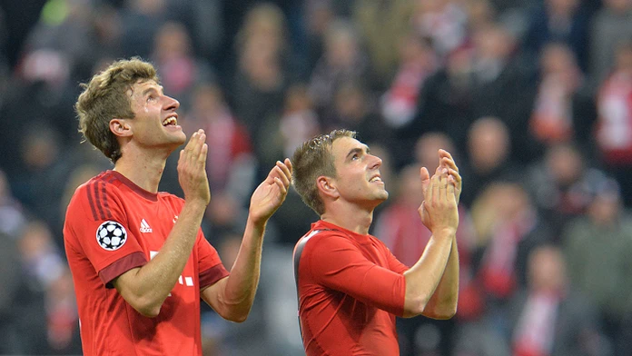 Hráči Bayernu Thomas Müller (vľavo) a Philipp Lahm na archívnej snímke.