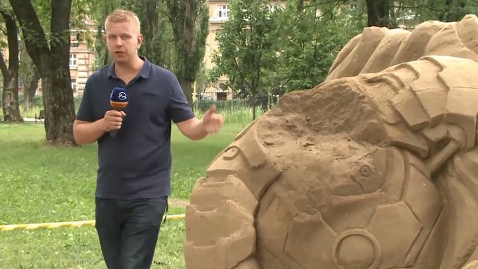 Soche vandali odkopli hlavu.jpg