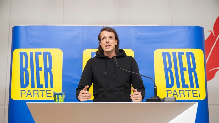 Predseda Strany piva Dominik Wlazny