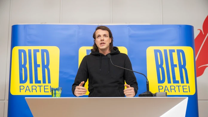 Predseda Strany piva Dominik Wlazny