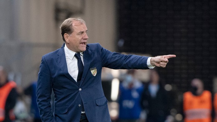 Tréner Slovana Vladimír Weiss st. počas odvetného zápasu play off EL proti Olympiakosu.