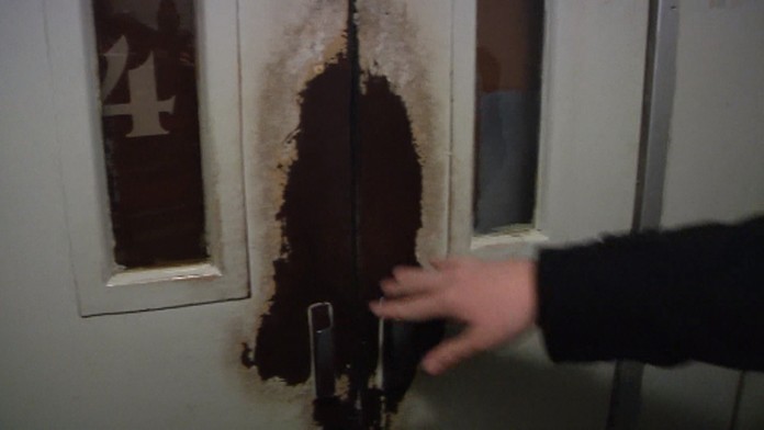 Chlapec spadol do výťahovej šachty.