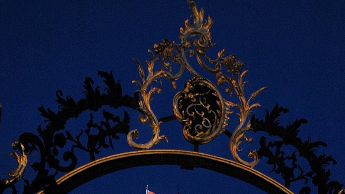 Prezidentský palác v noci