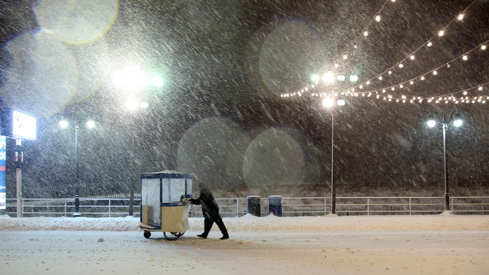 Severovýchod USA zasiahla silná snehová víchrica.