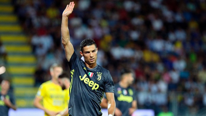 Cristiano Ronaldo v dueli proti Frosinone.