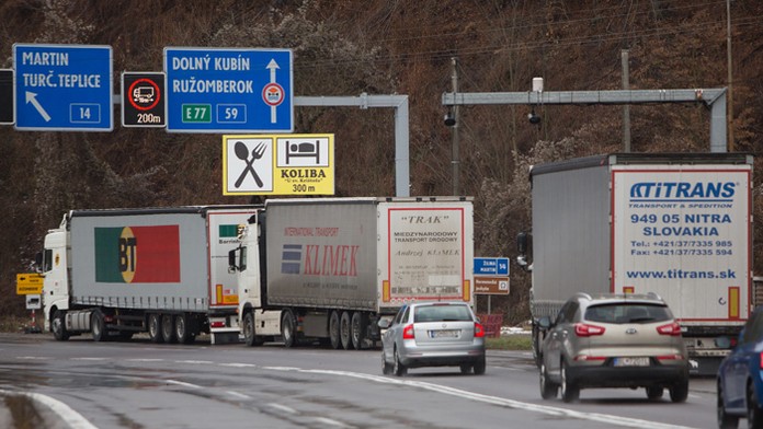 Kamióny na Donovaloch.