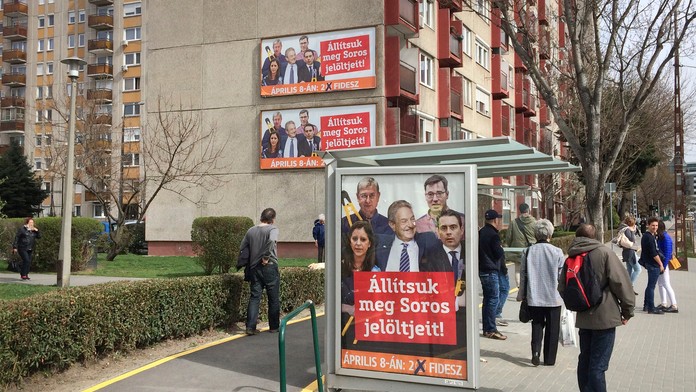 Volebný bilbord vládnej strany Fidesz maďarského premiéra Viktora Orbána s nápisom Spolu by rozobrali hranice.