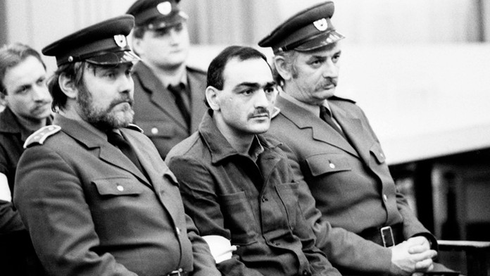 Obvinený Tibor Polgári na pojednávaní 4. januára 1993 v Justičnom paláci.