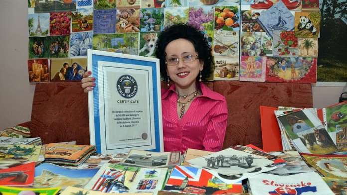 Zberateľka servítok Antónia Kozáková