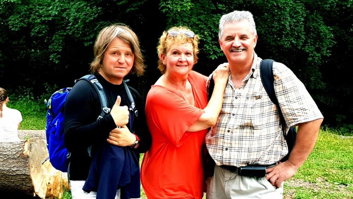 Jano Tribula s Gizkou Oňovou a jej manželom.