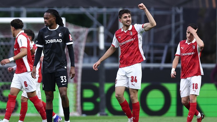 Anglické derby v Európe pre Nottingham. Braga zahodila pokutový kop, udrela v nadstavenom čase