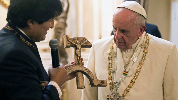 Pápež František pricestoval do Bolívie, kde ho privítal tamojší socialistický prezident Evo Morales.