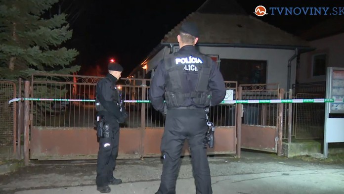 Brutálny prepad vo Veľkom Krtíši. Maskovaní muži spôsobili rodine s deťmi peklo