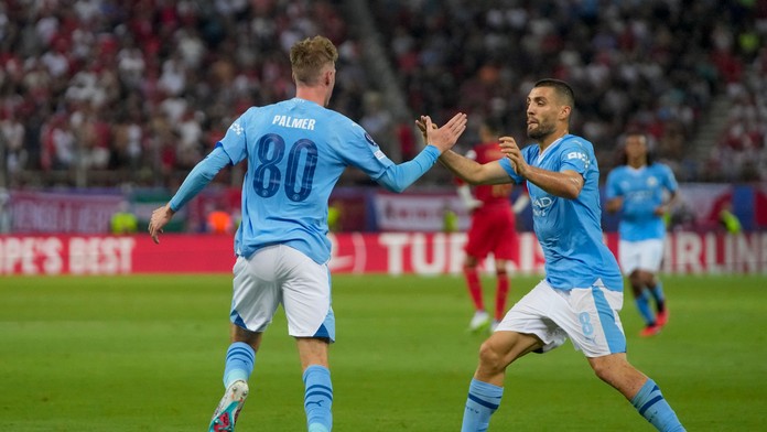 Manchester City získal prvú trofej v novej sezóne. Rozhodnúť musel dramatický penaltový rozstrel